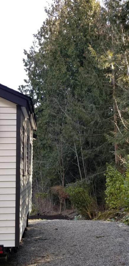 Вилла A Tiny Escape Roberts Creek Экстерьер фото